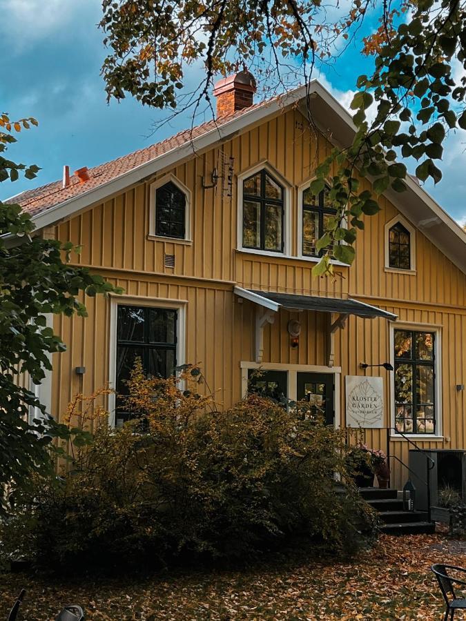 Klostergardens Vandrarhem Varnhem Экстерьер фото
