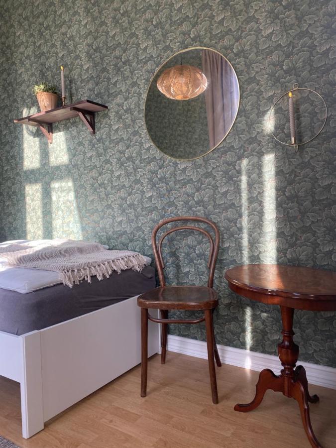 Klostergardens Vandrarhem Varnhem Экстерьер фото